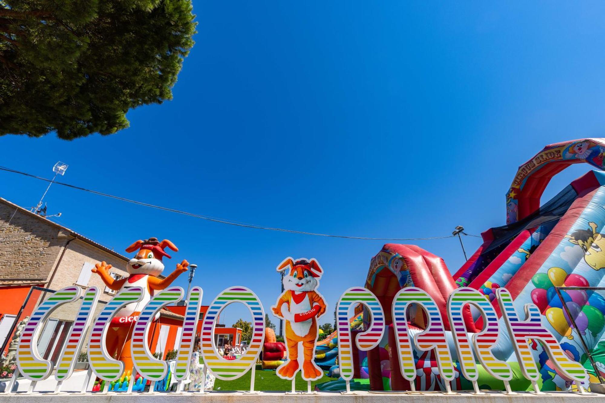 Ciccio Hotel Misano Adriatico Exterior photo