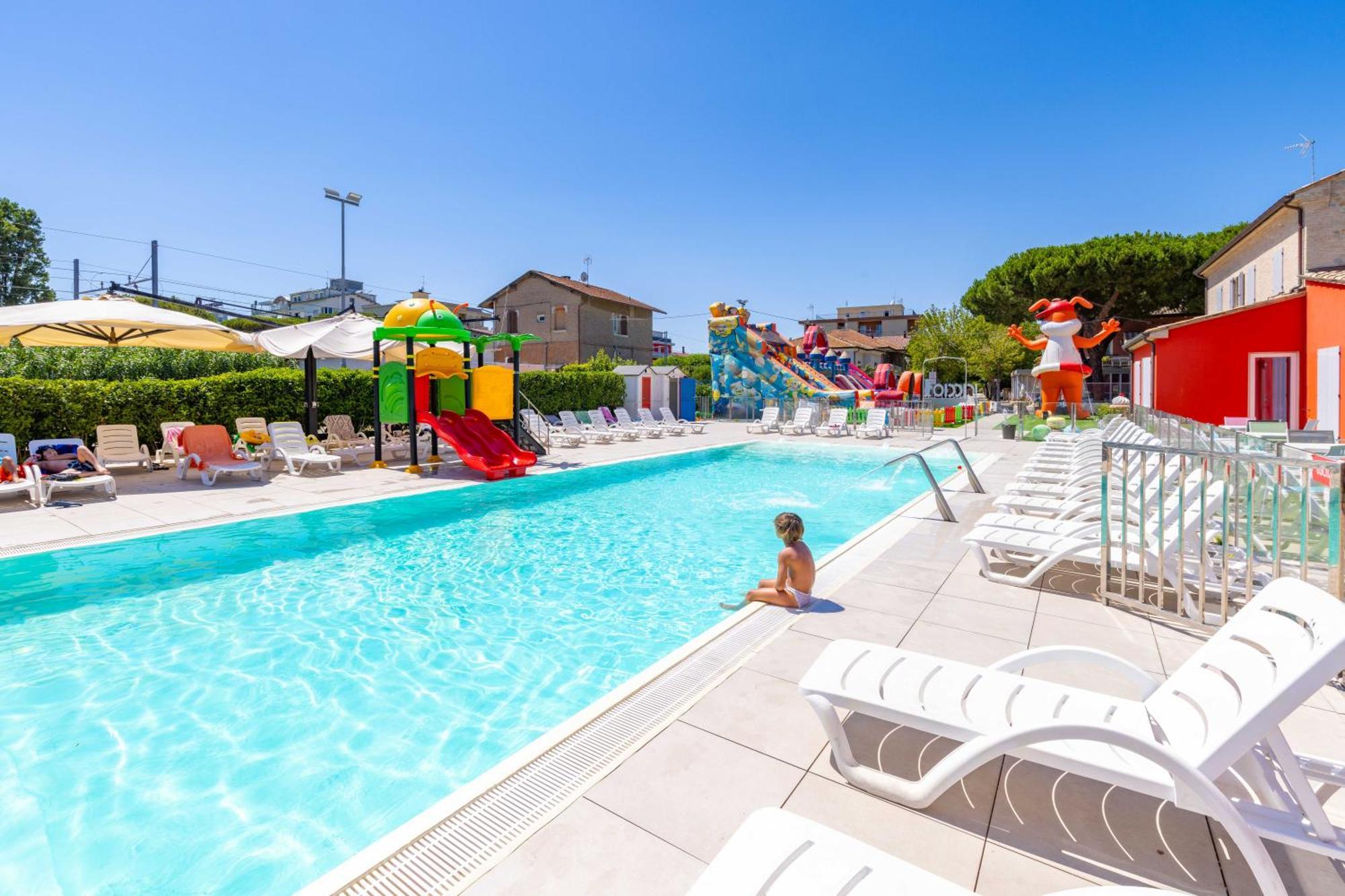 Ciccio Hotel Misano Adriatico Exterior photo