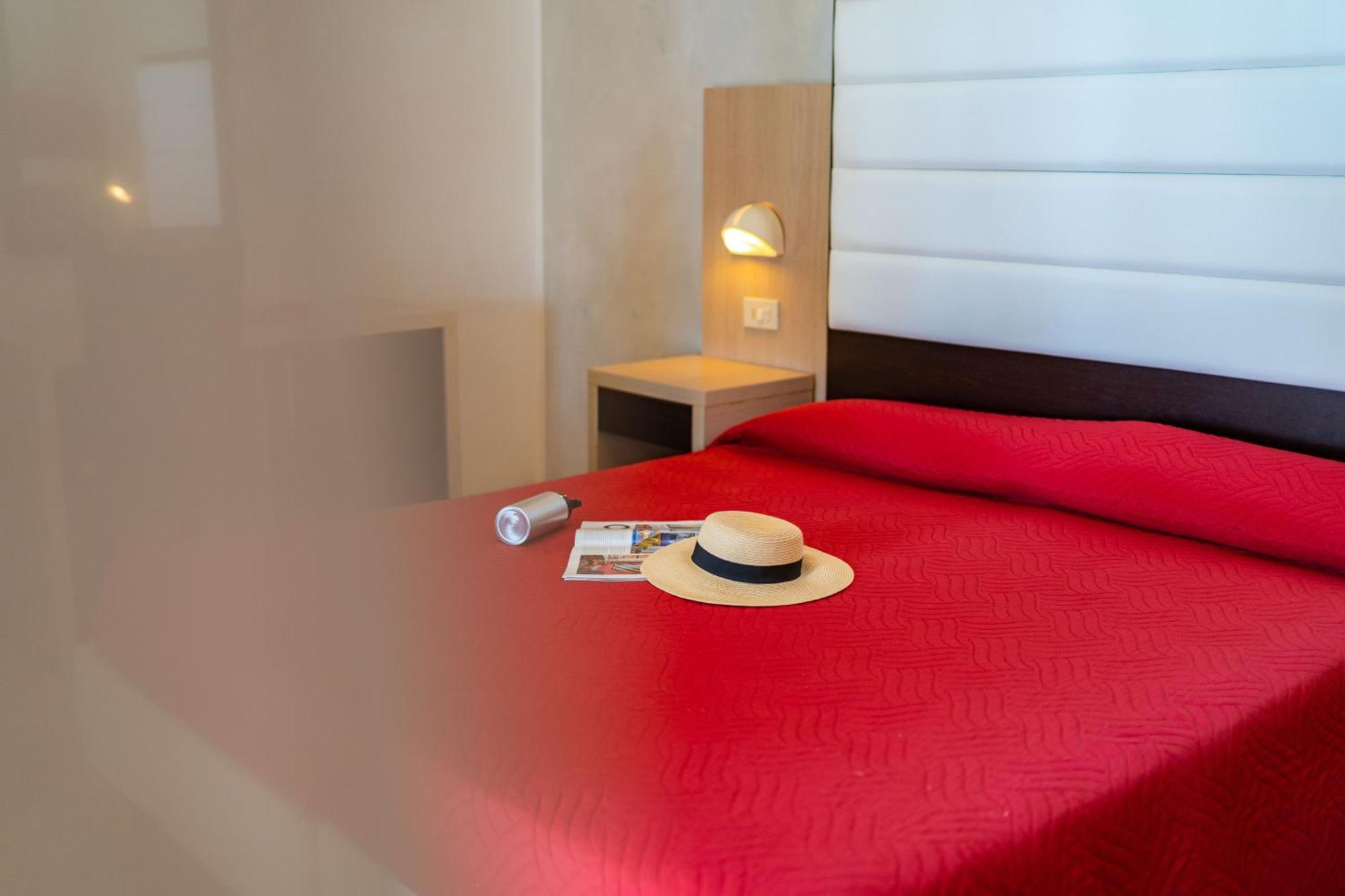 Ciccio Hotel Misano Adriatico Exterior photo